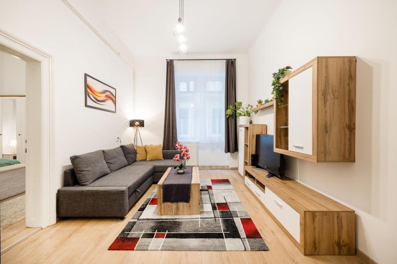 Izabella Budapest